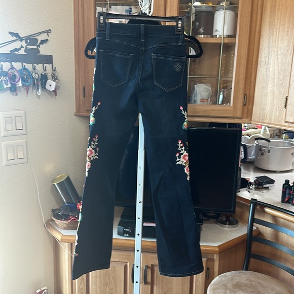 - Laurie Felt Los Angeles Jeans - Picture 5 of 8